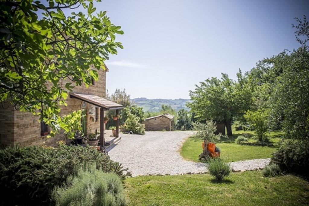 Il Casale Di Aurora Country House Colmurano Exterior photo